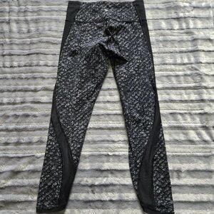 Lululemon Featherlight Tight - Iridescent Black